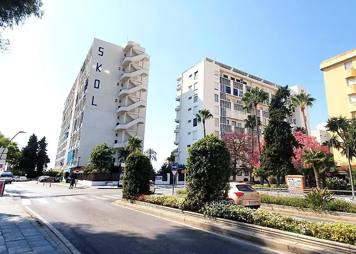 Skol 329 - Spacious Beachfront Studio With Sea Views