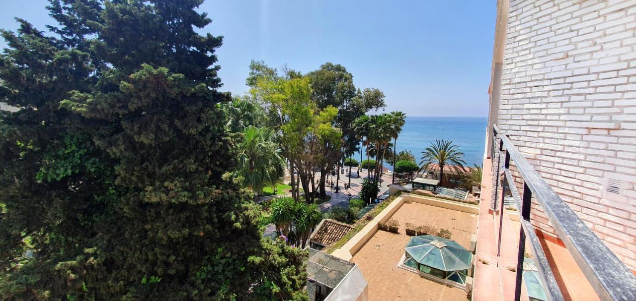 Apartment Skol 329 - Spacious Beachfront With Sea Views *